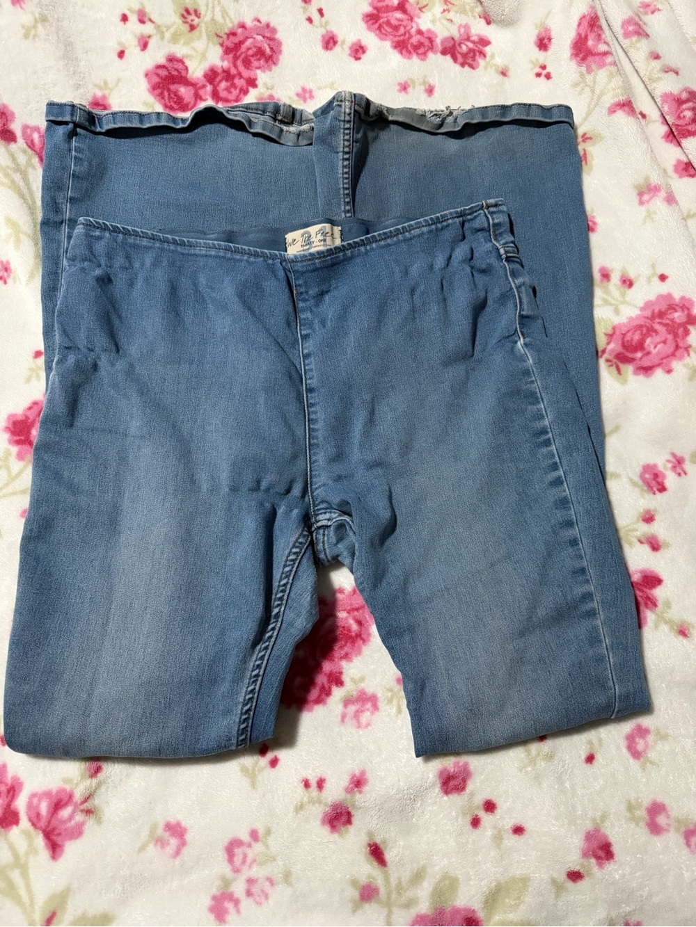 We The Free Light Blue Flare Leg Jeans size 31